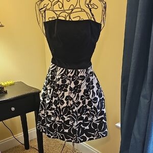 White House Black Market Strapless Black and White Dress